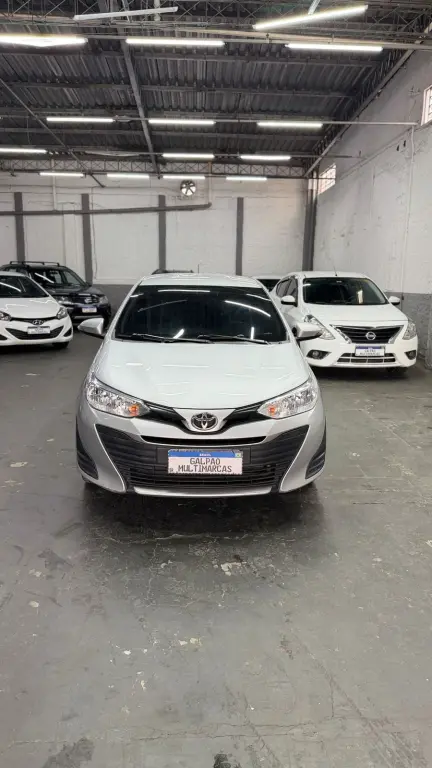 TOYOTA Yaris Sedan - Foto