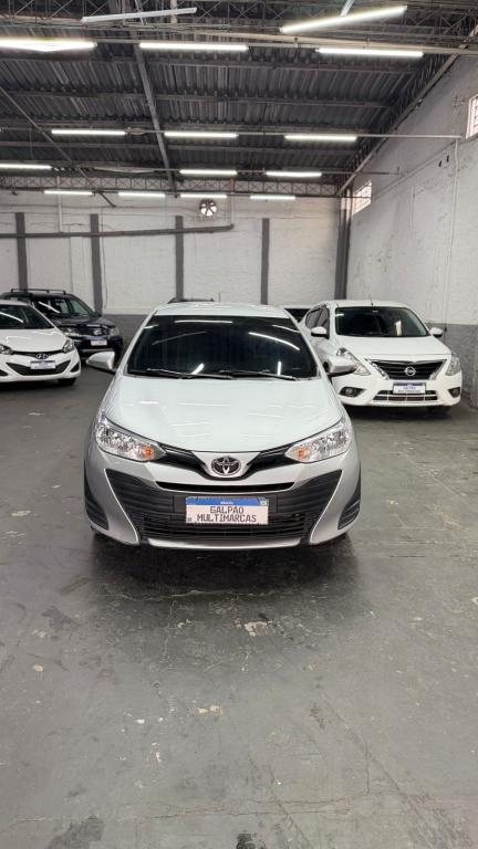 TOYOTA Yaris Sedan - Foto