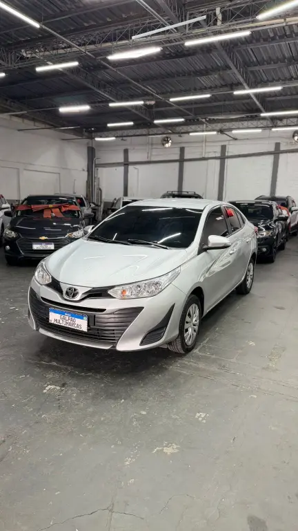 TOYOTA Yaris Sedan - Foto