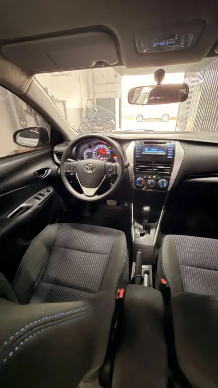 TOYOTA Yaris Sedan - Foto