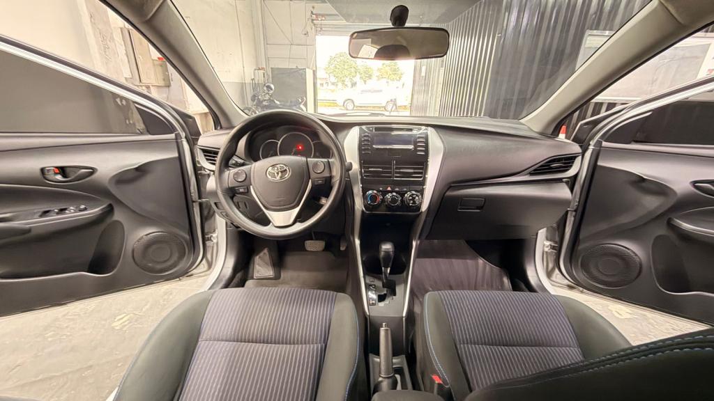 TOYOTA Yaris Sedan - Foto