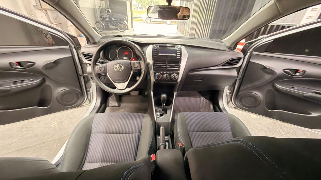 TOYOTA Yaris Sedan - Foto