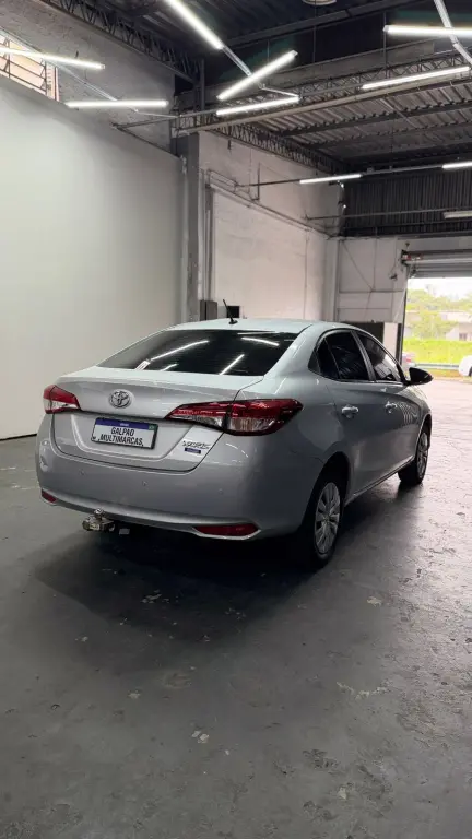 TOYOTA Yaris Sedan - Foto