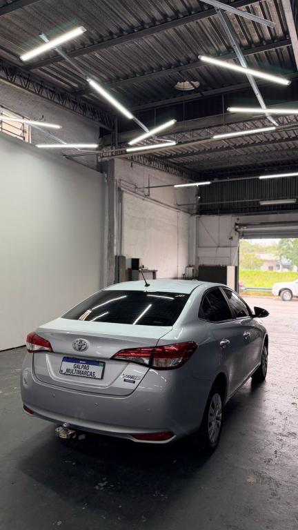 TOYOTA Yaris Sedan - Foto