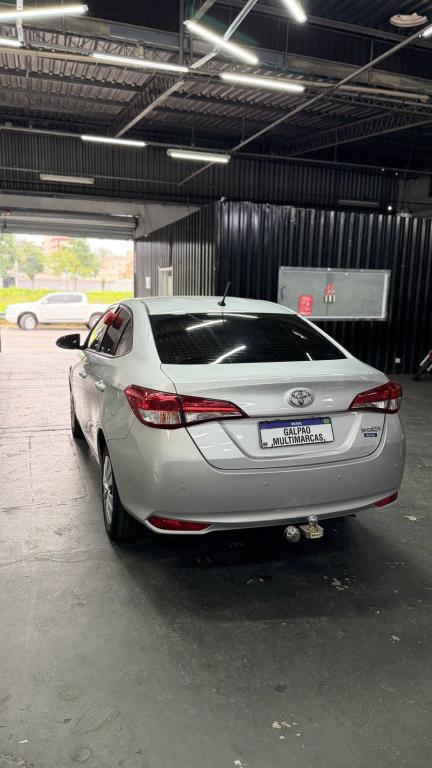 TOYOTA Yaris Sedan - Foto