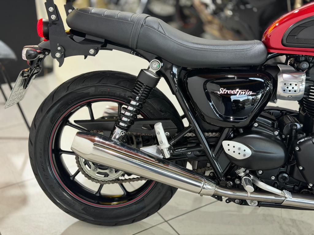 TRIUMPH Street Twin 900 - Foto