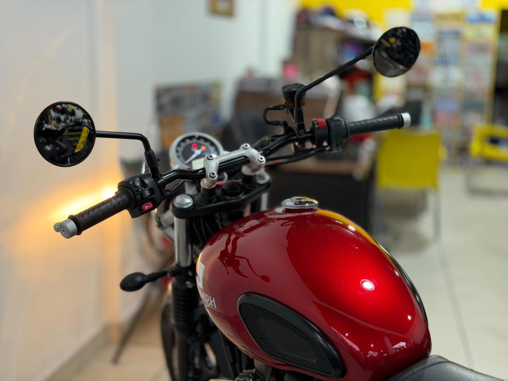 TRIUMPH Street Twin 900 - Foto