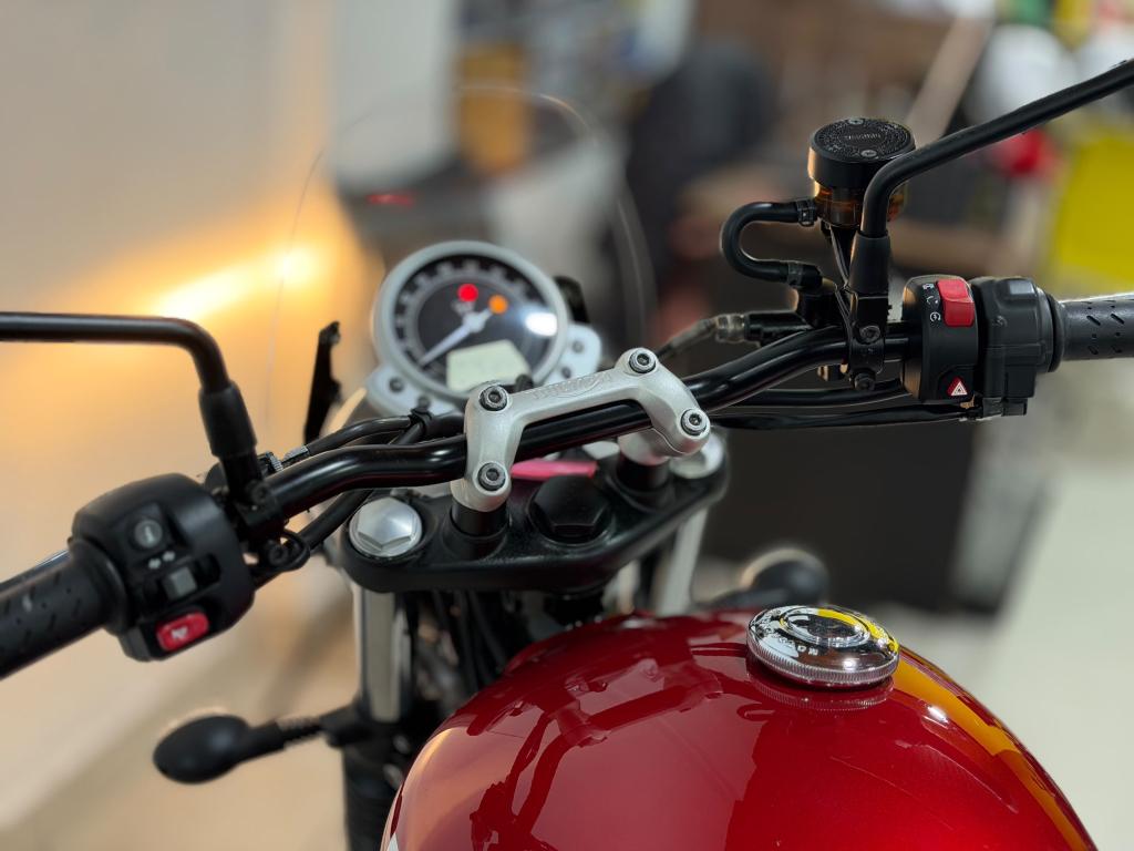 TRIUMPH Street Twin 900 - Foto
