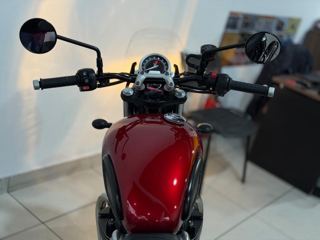 TRIUMPH Street Twin 900 - Foto