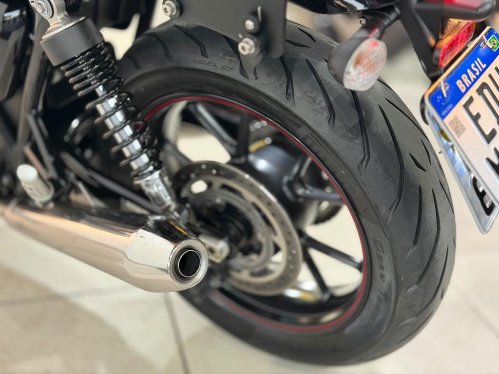TRIUMPH Street Twin 900 - Foto