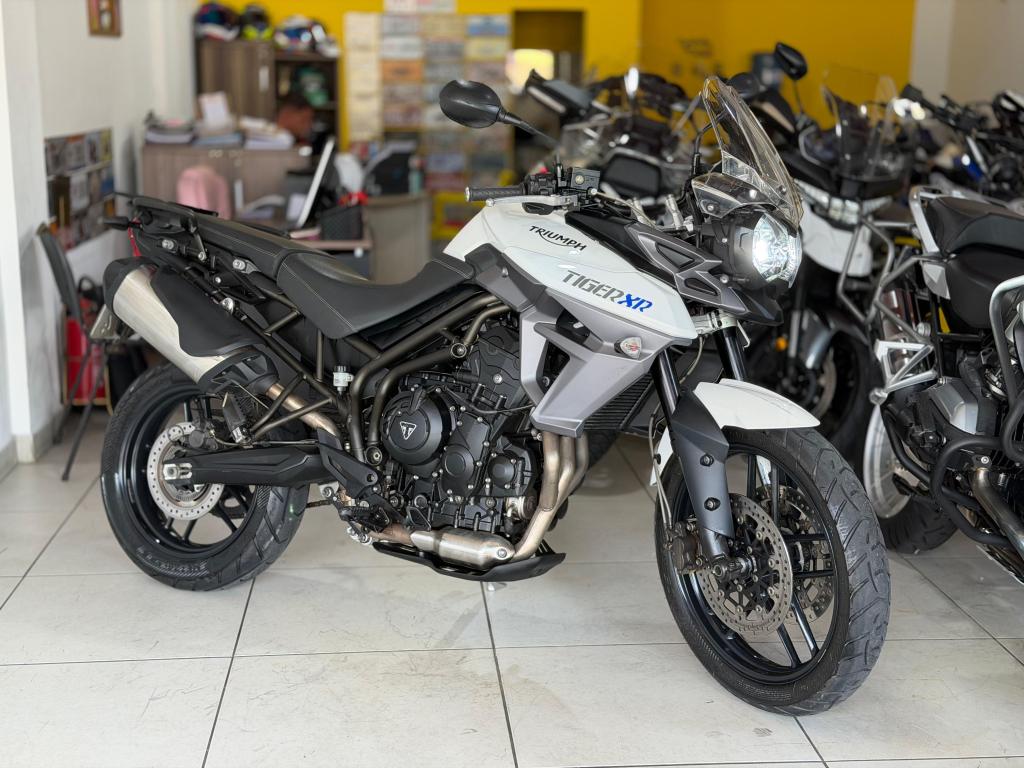 TRIUMPH Tiger 800