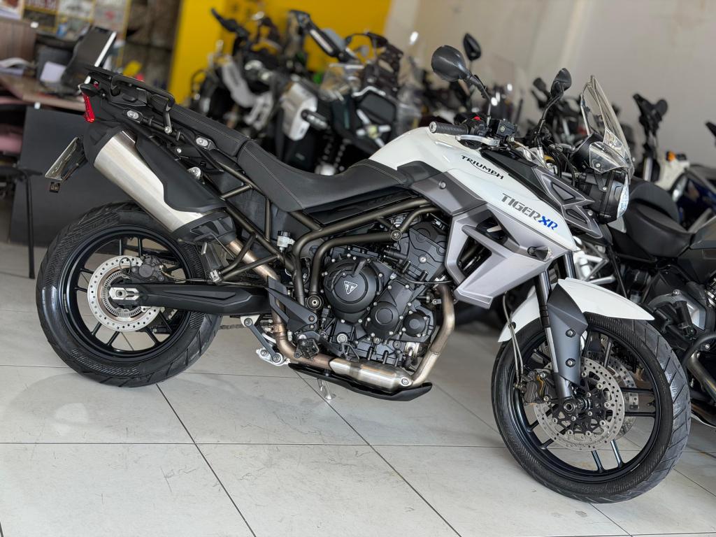 TRIUMPH Tiger 800 - Foto