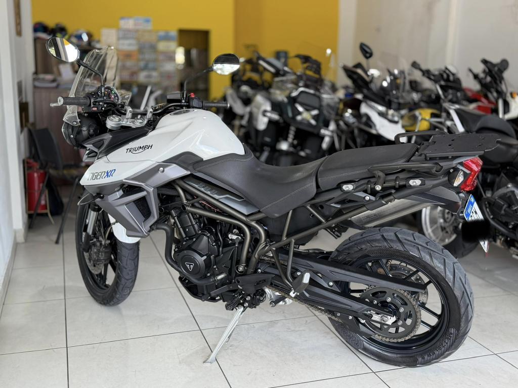 TRIUMPH Tiger 800 - Foto