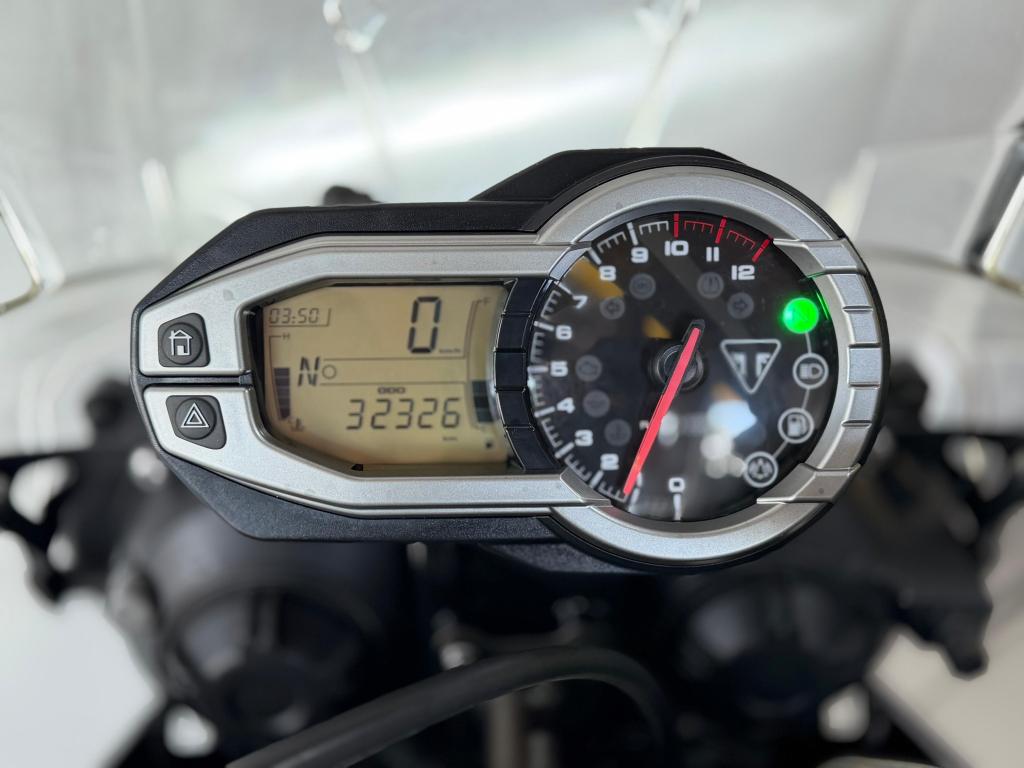 TRIUMPH Tiger 800 - Foto