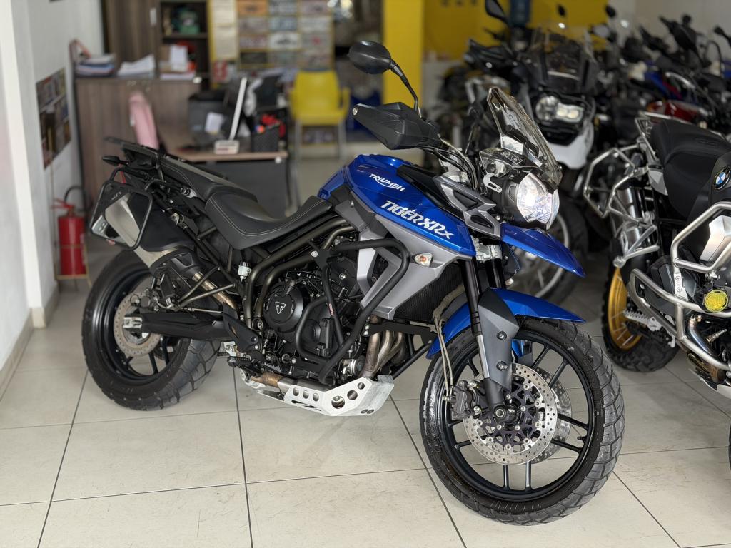 TRIUMPH Tiger 800