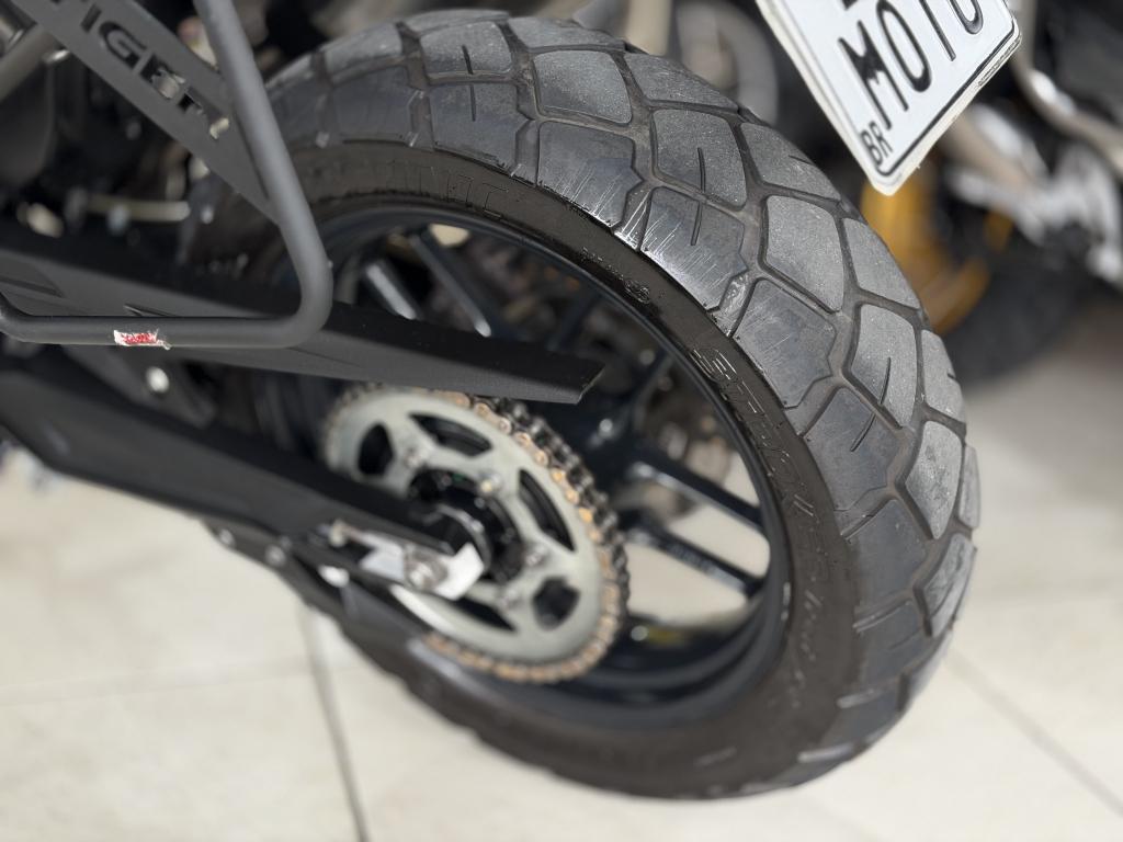 TRIUMPH Tiger 800 - Foto