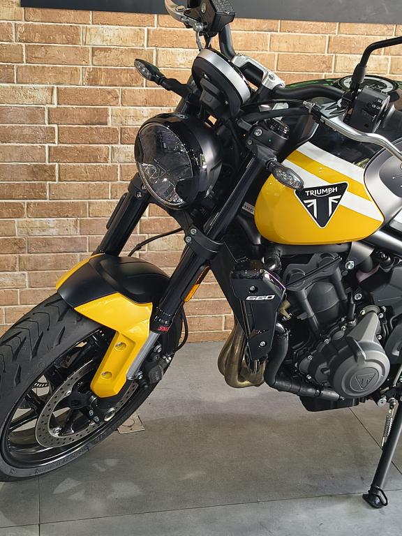 TRIUMPH Trident 660 - Foto