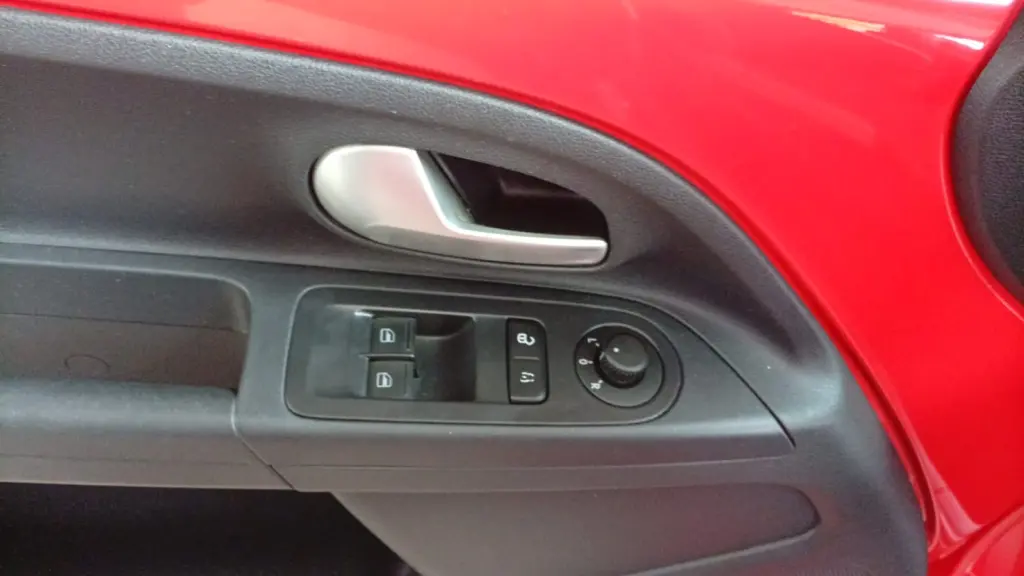 VOLKSWAGEN Cross UP - Foto