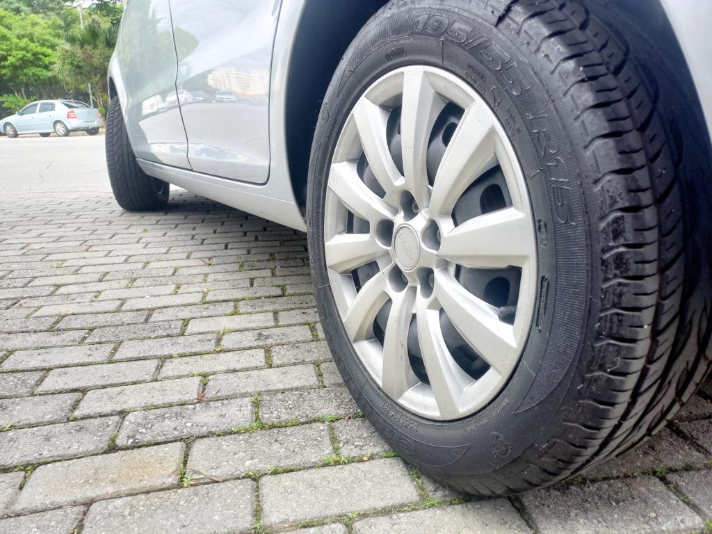 VOLKSWAGEN Fox - Foto