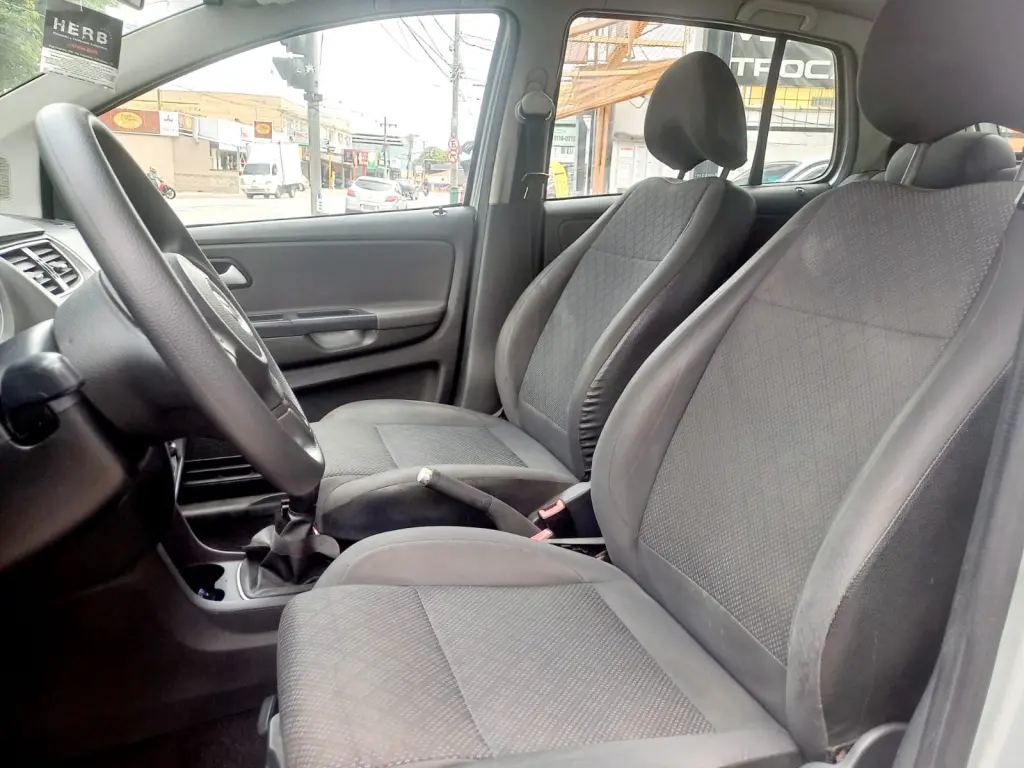 VOLKSWAGEN Fox - Foto