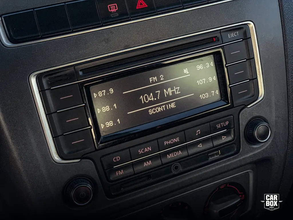 VOLKSWAGEN Fox - Foto