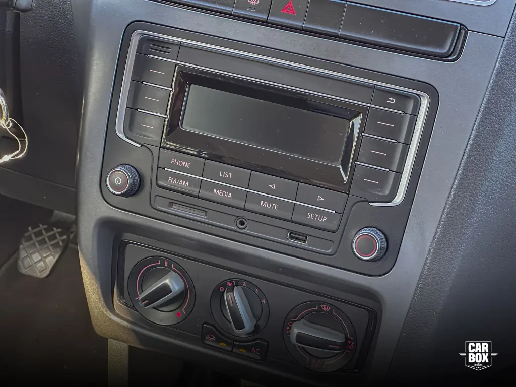 VOLKSWAGEN Fox - Foto