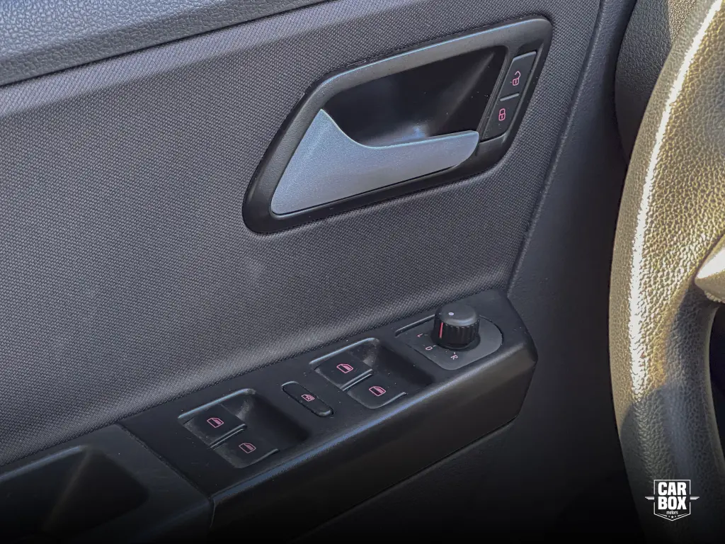 VOLKSWAGEN Fox - Foto