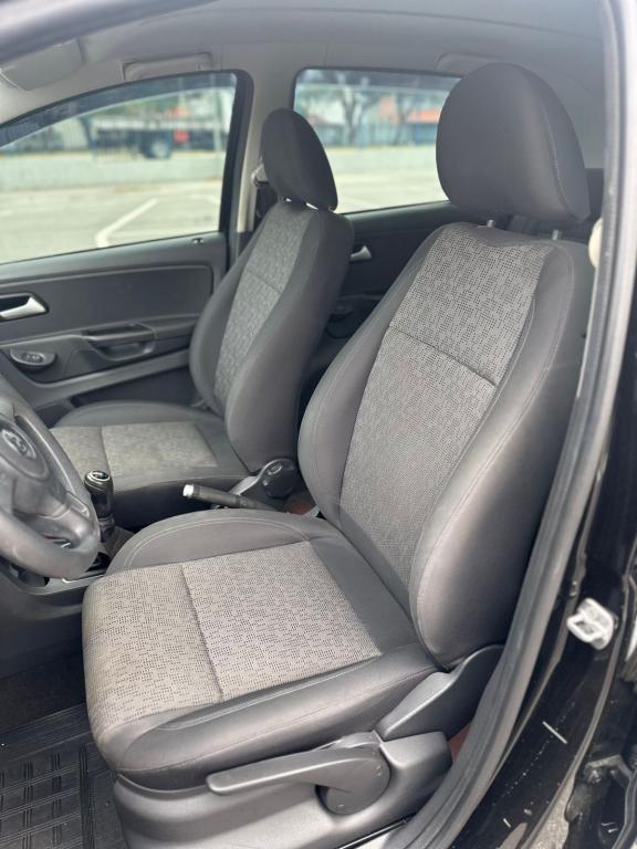 VOLKSWAGEN Fox - Foto