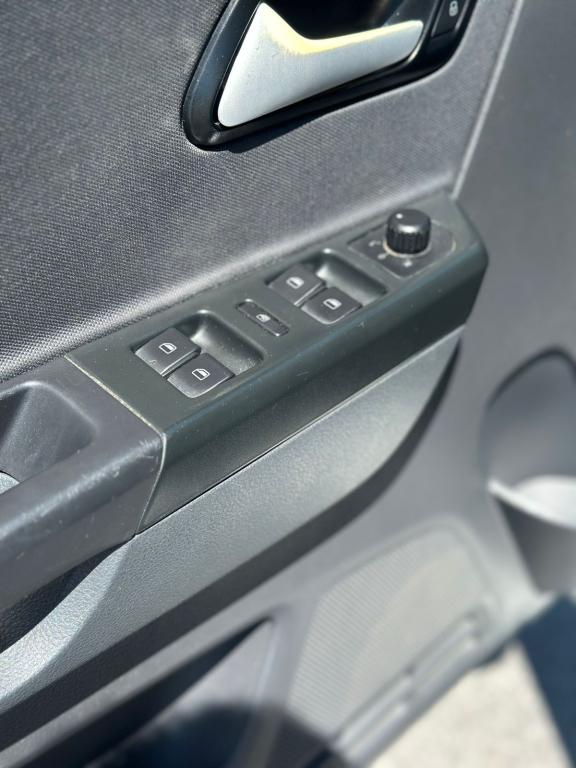 VOLKSWAGEN Fox - Foto