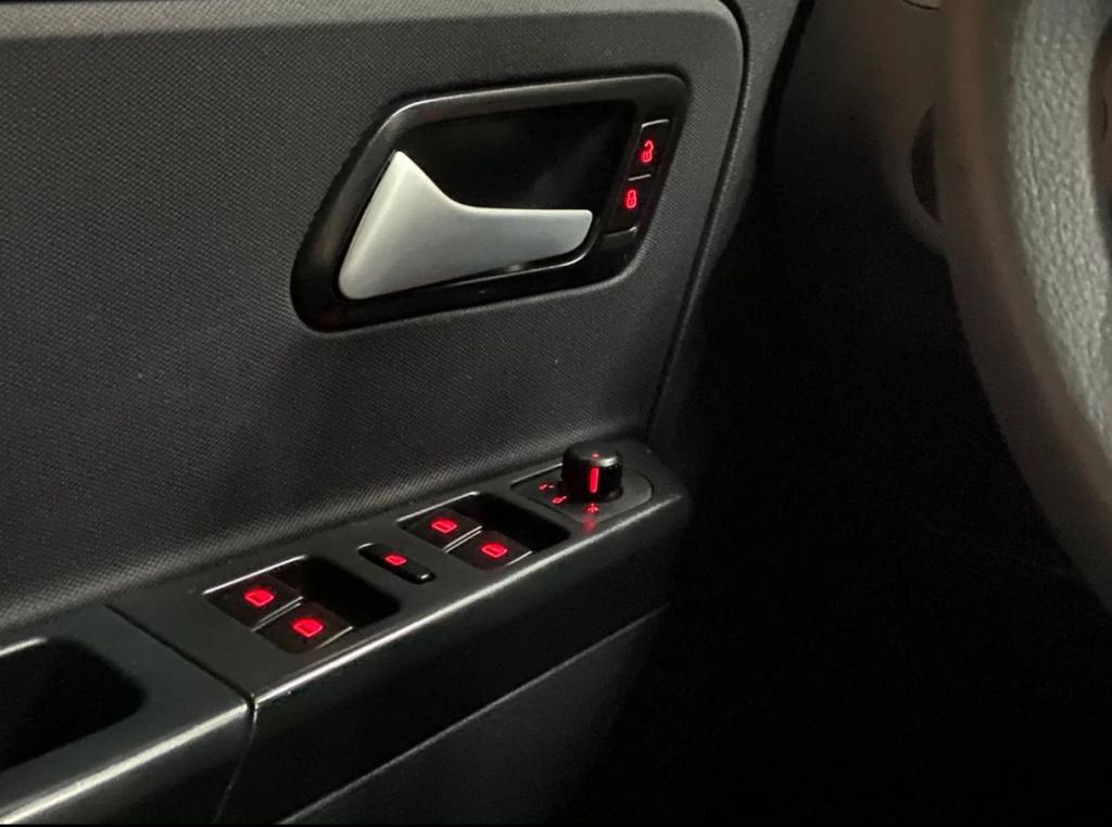 VOLKSWAGEN Fox - Foto