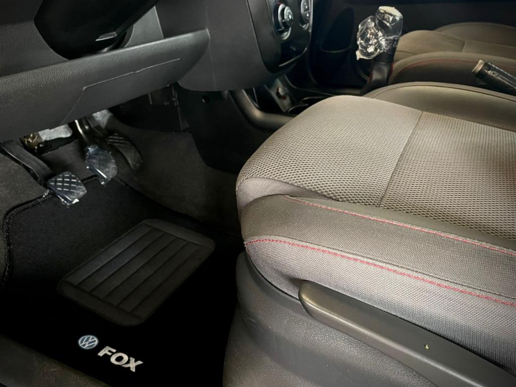 VOLKSWAGEN Fox - Foto