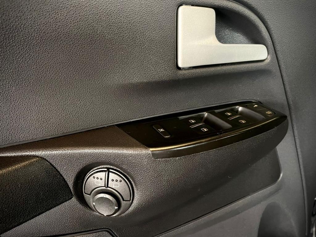 VOLKSWAGEN Fox - Foto