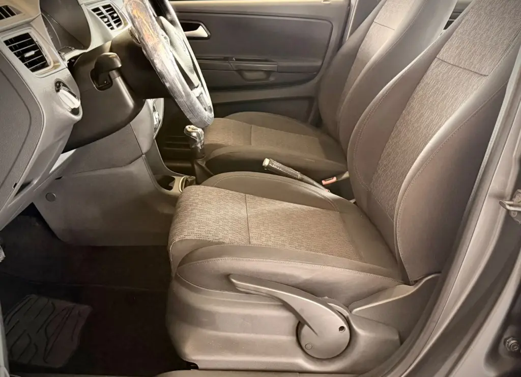 VOLKSWAGEN Fox - Foto