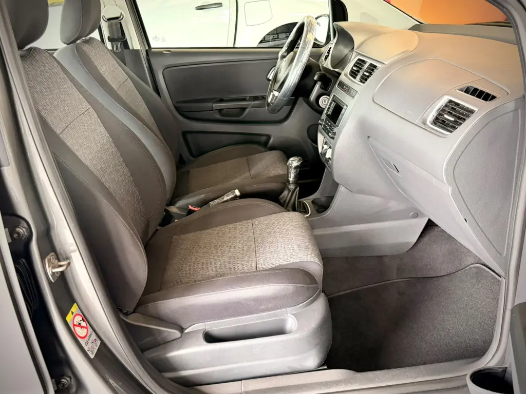 VOLKSWAGEN Fox - Foto