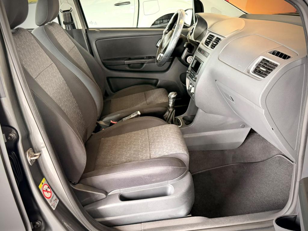 VOLKSWAGEN Fox - Foto