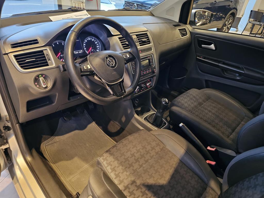 VOLKSWAGEN Fox - Foto