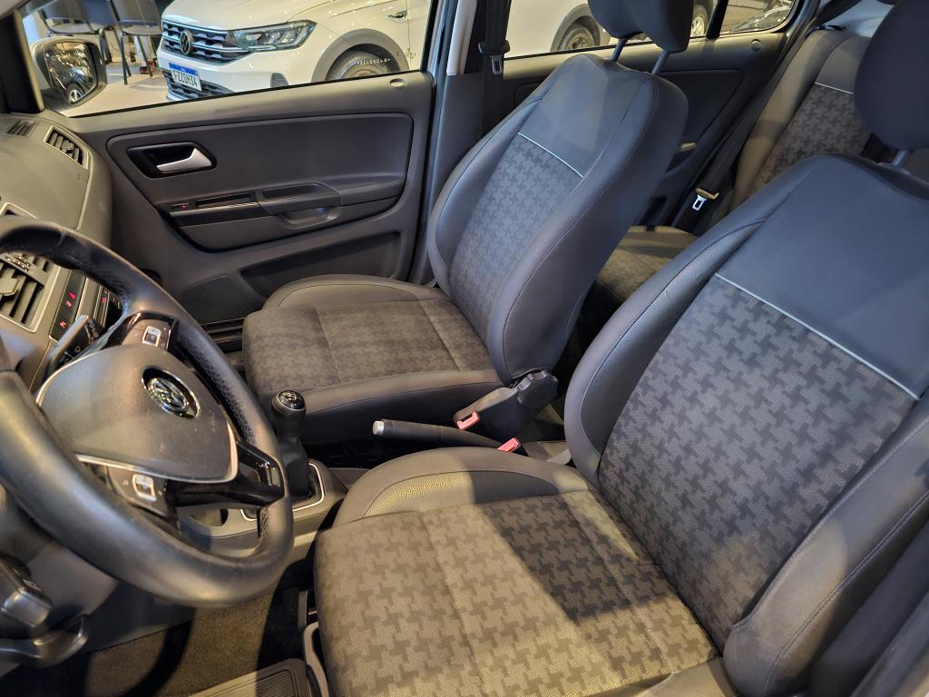 VOLKSWAGEN Fox - Foto