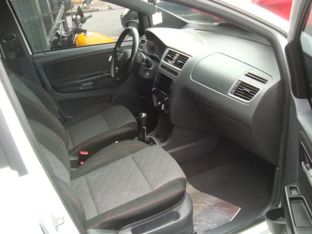 VOLKSWAGEN Fox - Foto