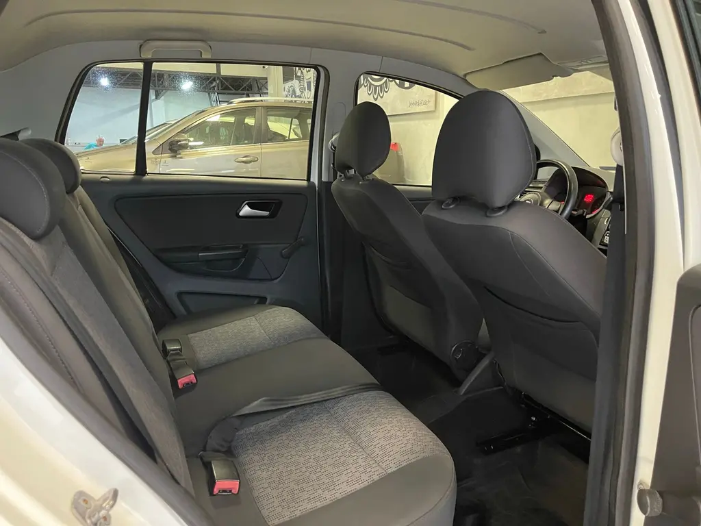VOLKSWAGEN Fox - Foto