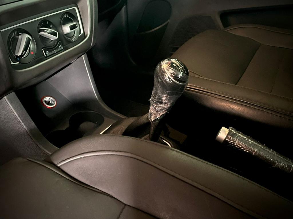 VOLKSWAGEN Fox - Foto