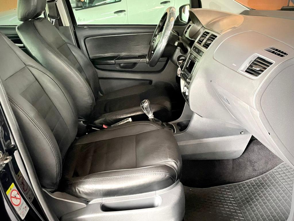 VOLKSWAGEN Fox - Foto