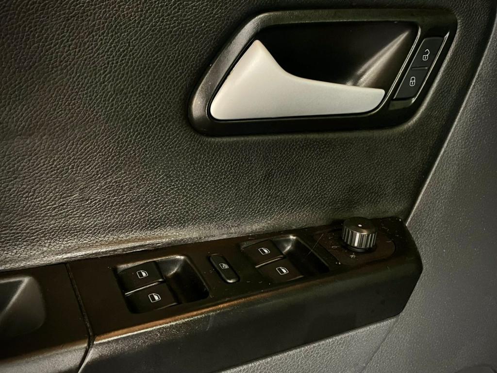 VOLKSWAGEN Fox - Foto