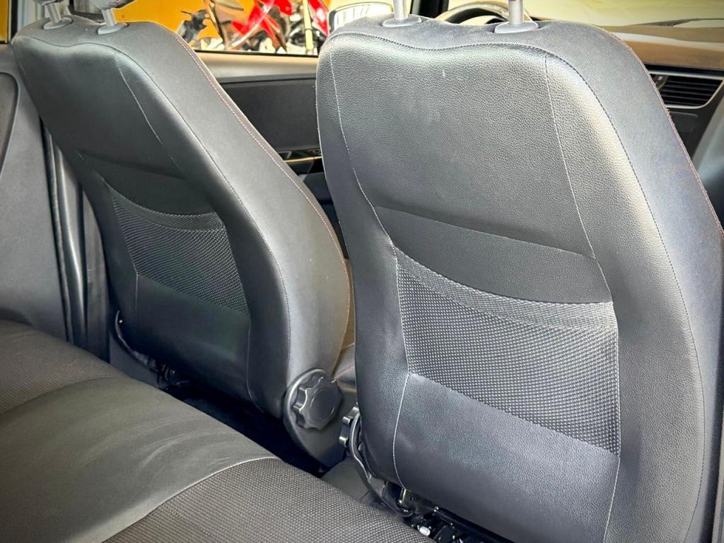 VOLKSWAGEN Fox - Foto