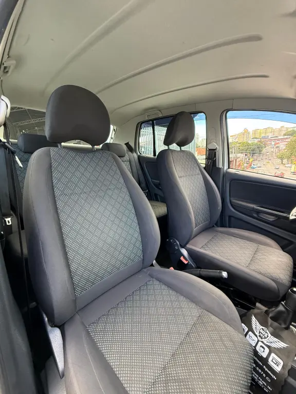 VOLKSWAGEN Fox - Foto