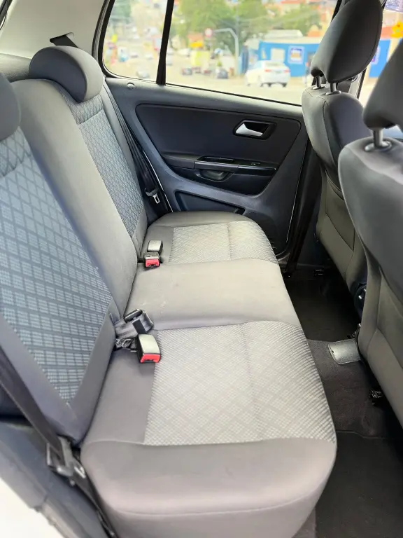 VOLKSWAGEN Fox - Foto