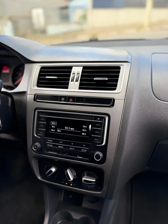 VOLKSWAGEN Fox - Foto