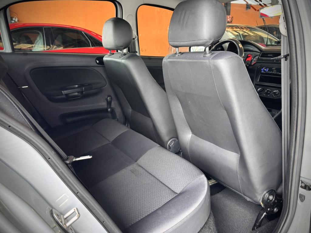 VOLKSWAGEN Gol - Foto