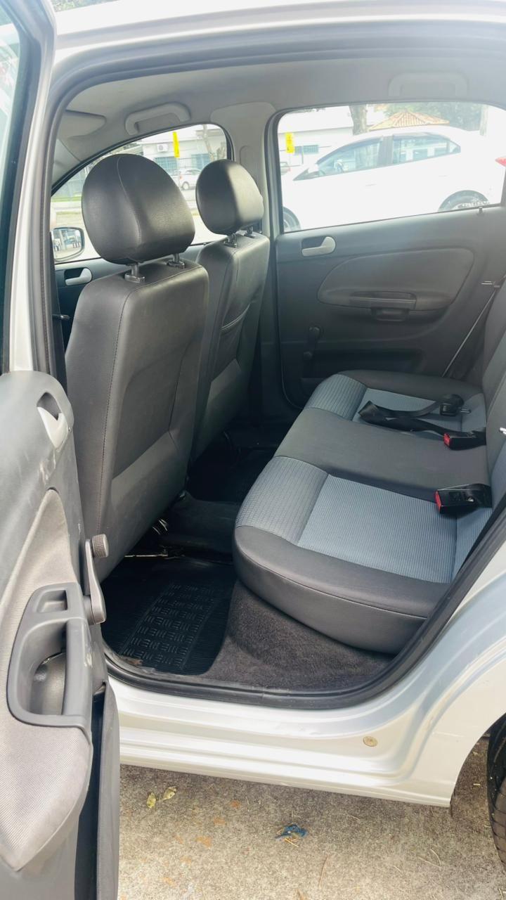 VOLKSWAGEN Gol - Foto