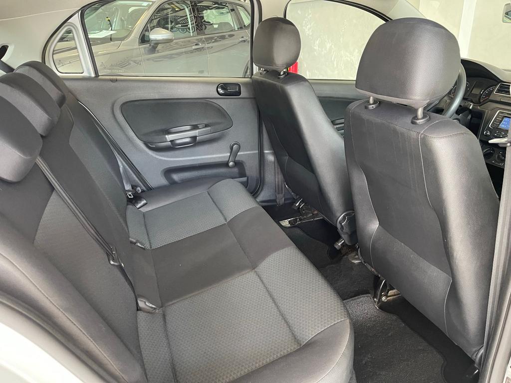 VOLKSWAGEN Gol - Foto