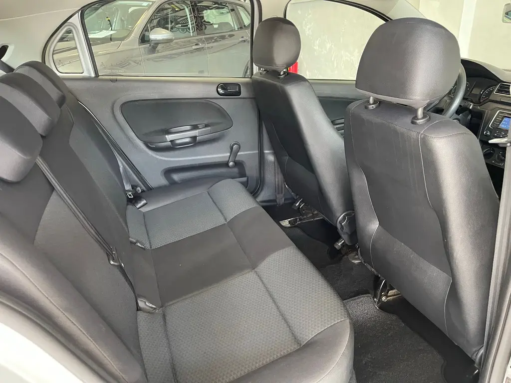 VOLKSWAGEN Gol - Foto